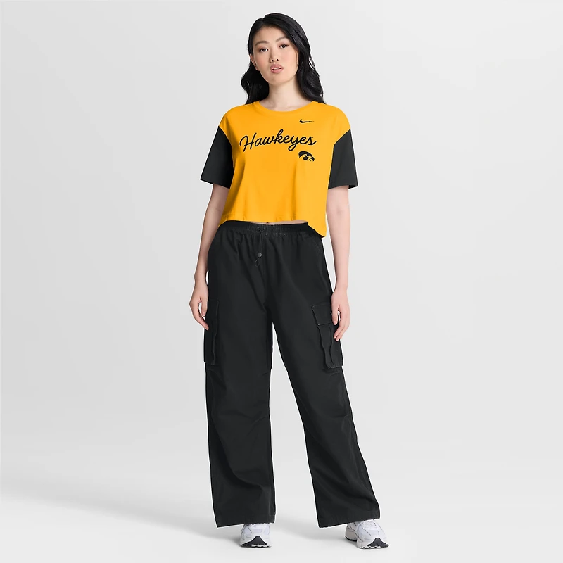 T-shirt court Nike Iowa Hawkeyes Dri-FIT à blocs de couleurs pour femme, couleur or/noir
