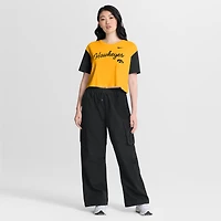T-shirt court Nike Iowa Hawkeyes Dri-FIT à blocs de couleurs pour femme, couleur or/noir