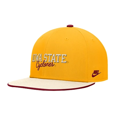 Casquette Nike Gold Iowa State Cyclones Vintage Script Pro Dri-FIT Snapback pour homme
