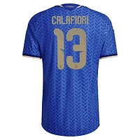 Maillot domicile authentique adidas Riccardo Calafiori bleu de l'équipe nationale d'Italie 2026 pour homme