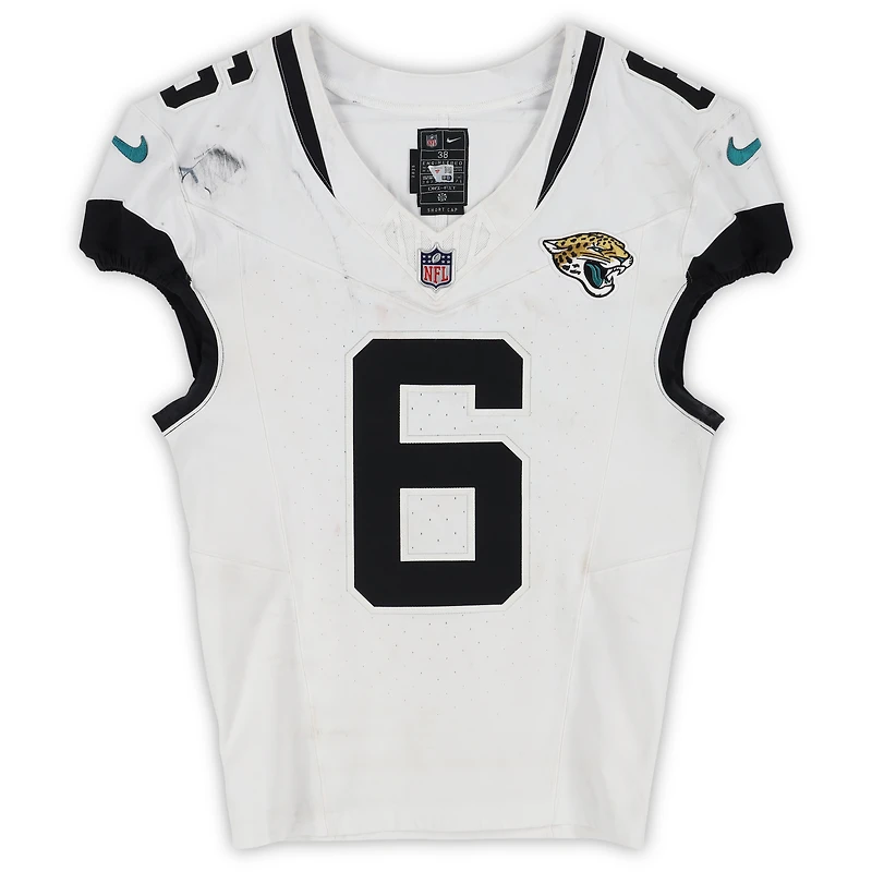 Maillot blanc Nike n° 6 porté par Greg Newsome II des Jaguars de Jacksonville lors du match contre les Texans de Houston le 9 novembre 2025