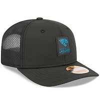 Casquette ajustable noire Jacksonville Jaguars 2025 Sideline 9SEVENTY Trucker pour homme de New Era