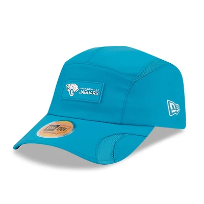 Casquette ajustable Sideline Runner 2025 bleu sarcelle New Era pour homme des Jaguars de Jacksonville