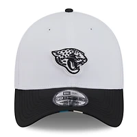 Men's New Era  White/Black Jacksonville Jaguars 2025 NFL Training Camp 39THIRTY Flex Hat