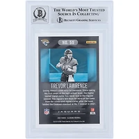 Carte de recrue 9/10 authentifiée signée Trevor Lawrence Jacksonville Jaguars Panini Illusions #59 Beckett Fanatics Witnessed 2021 avec l'inscription « 1st NFL Win 10/17/21 »