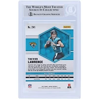 Trevor Lawrence Jacksonville Jaguars Autographié 2021 Panini Mosaic NFL Debut #241 Beckett Fanatics A Vu Authentifié Rookie Card Avec L'inscription "2021 #1 Pick"