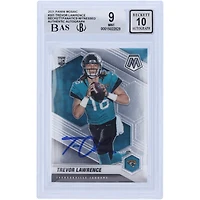 Carte de recrue Panini Mosaic #301 autographiée 2021 par Trevor Lawrence Jacksonville Jaguars, Beckett Fanatics Witnessed Authenticated 9/10 Rookie - 15022829