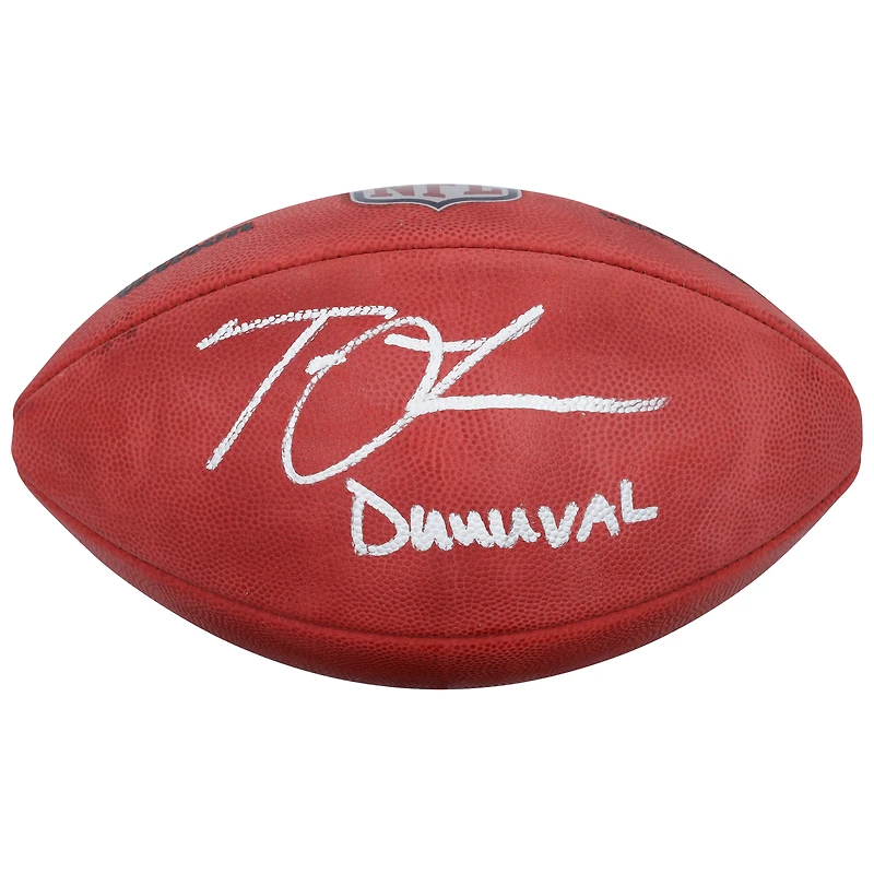 Ballon de football américain Wilson Duke en couleurs, autographié par Trevor Lawrence des Jaguars de Jacksonville, avec inscription « Duuuval ».
