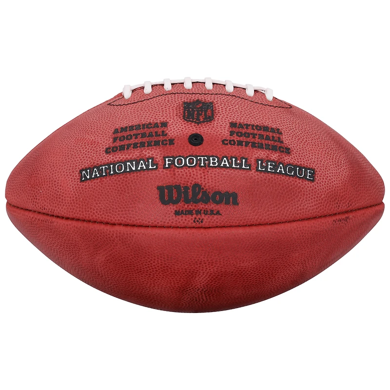 Ballon de football américain Wilson Duke en couleurs, autographié par Trevor Lawrence des Jaguars de Jacksonville, avec inscription « Duuuval ».