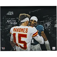 Photographie dédicacée de 40,6 x 50,8 cm par Jalen Hurts, Eagles de Philadelphie et Patrick Mahomes, Chiefs de Kansas City, Super Bowl LIX.