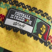 Maillot domicile authentique adidas jaune de l'équipe nationale jamaïcaine 2026 pour hommes