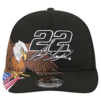 Casquette snapback New Era 9FIFTY noire pour homme, modèle Joey Logano, avec aigle et drapeau patriotiques.