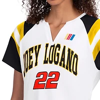T-shirt à col raglan blanc G-III 4Her par Carl Banks pour femme, modèle Joey Logano Game On, cranté