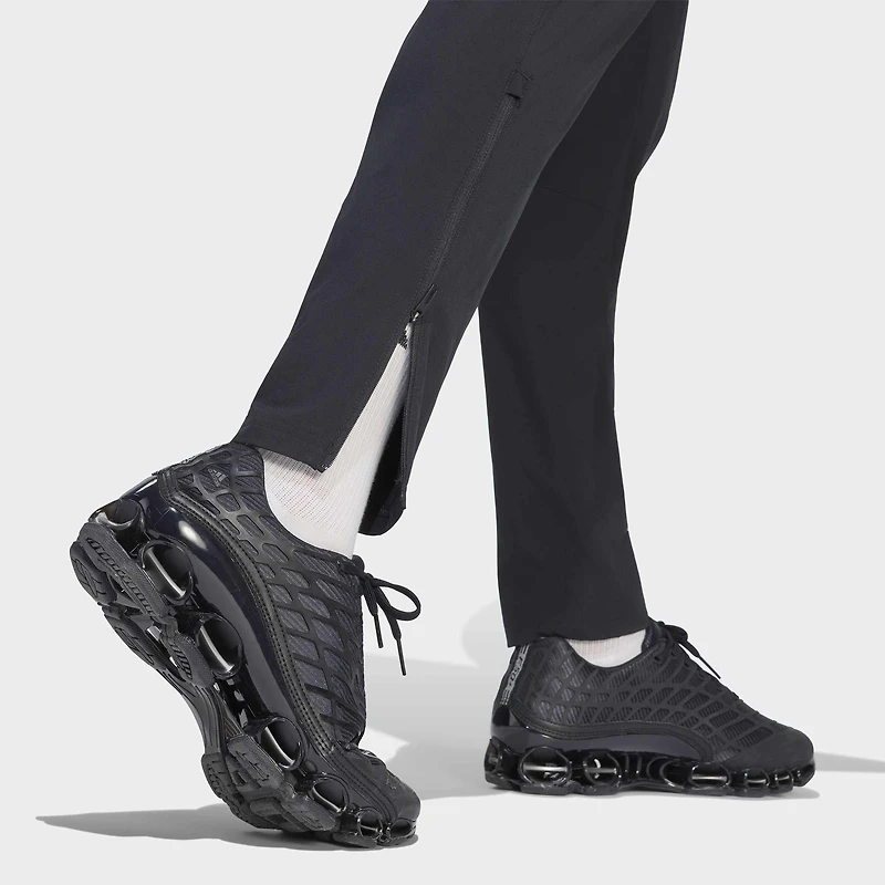 Men's adidas Black Juventus Tiro Travel Pants
