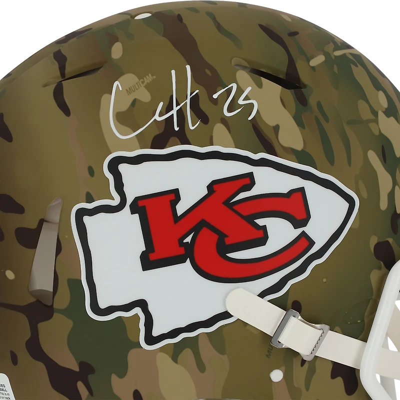 Casque authentique Riddell Camo Alternate Speed ​​autographié par Clyde Edwards-Helaire des Kansas City Chiefs