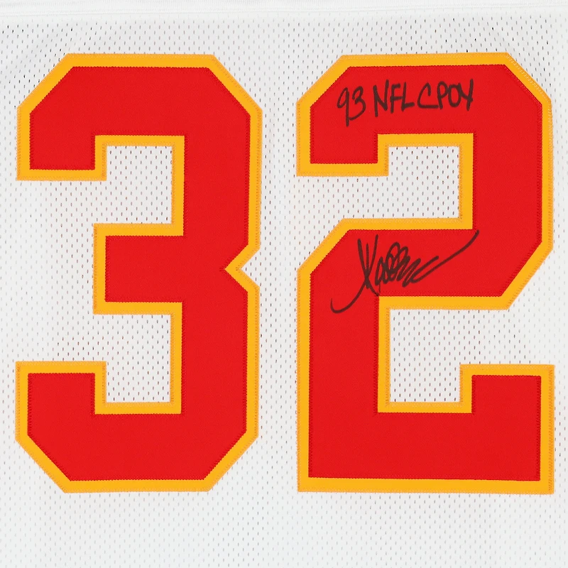 Maillot authentique Mitchell & Ness blanc autographié par Marcus Allen des Kansas City Chiefs de 1994, avec inscription « 93 NFL CPOY ».