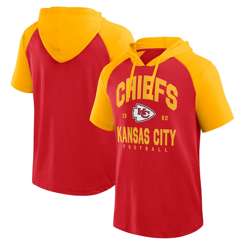Sweat à capuche manches courtes Fanatics rouge/or pour homme des Kansas City Chiefs Prime