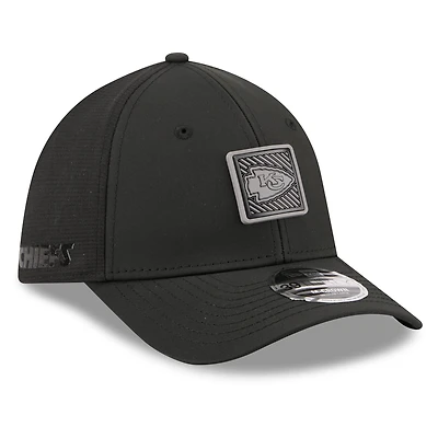 Casquette New Era noire pour homme Kansas City Chiefs, camp d'entraînement NFL 2026, modèle 39THIRTY Flex