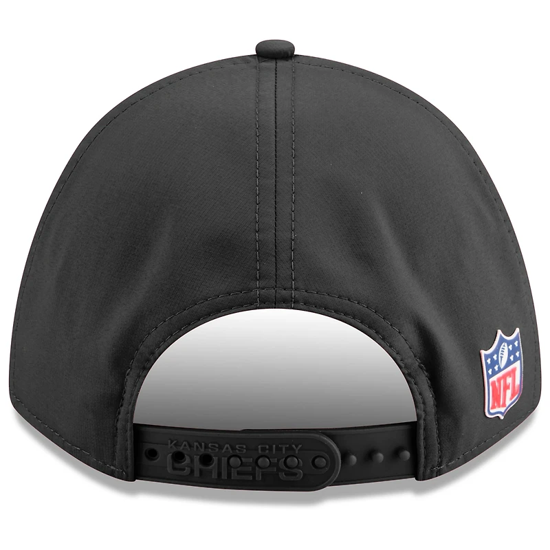 Men's New Era Charcoal Kansas City Chiefs 2025 Sideline Cold Weather 9FORTY M-Crown Adjustable Hat