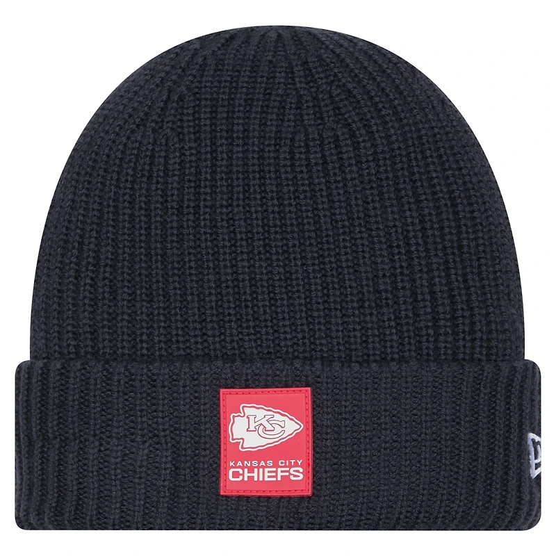 Bonnet à revers New Era pour homme, couleur anthracite, Kansas City Chiefs 2025, idéal pour les temps froids.