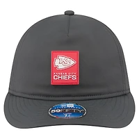 Casquette ajustée New Era 59FIFTY pour homme, couleur anthracite, Kansas City Chiefs, édition spéciale 2025, modèle Sideline Cold Weather Retro Crown.