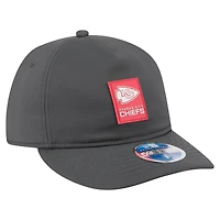 Casquette ajustée New Era 59FIFTY pour homme, couleur anthracite, Kansas City Chiefs, édition spéciale 2025, modèle Sideline Cold Weather Retro Crown.