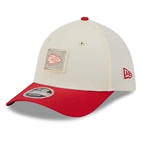 Casquette New Era Flex crème/rouge Kansas City Chiefs 2026 NFL Training Camp 39THIRTY M-Crown pour homme