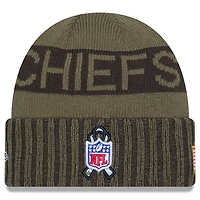 Bonnet à revers New Era vert foncé Kansas City Chiefs 2025 Salute to Service pour homme