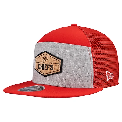 Men's New Era  Gray/Red Kansas City Chiefs Cork Split Panel 9FIFTY Trucker Snapback Hat