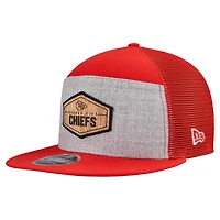 Men's New Era  Gray/Red Kansas City Chiefs Cork Split Panel 9FIFTY Trucker Snapback Hat