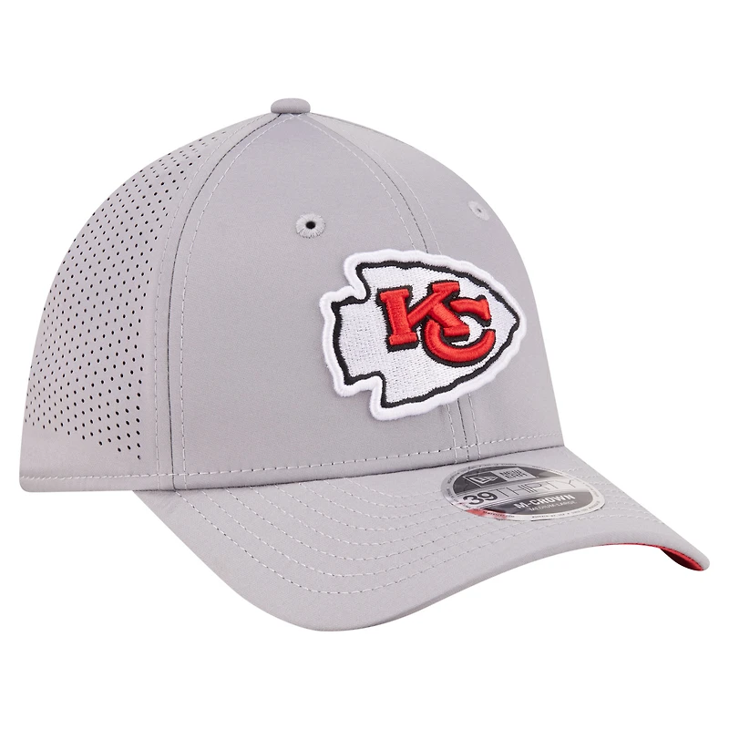 Men's New Era  Gray Kansas City Chiefs Perforated 39THIRTY M-Crown Flex Hat