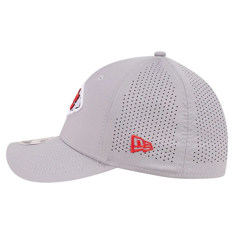 Casquette New Era grise Kansas City Chiefs perforée 39THIRTY M-Crown Flex pour homme