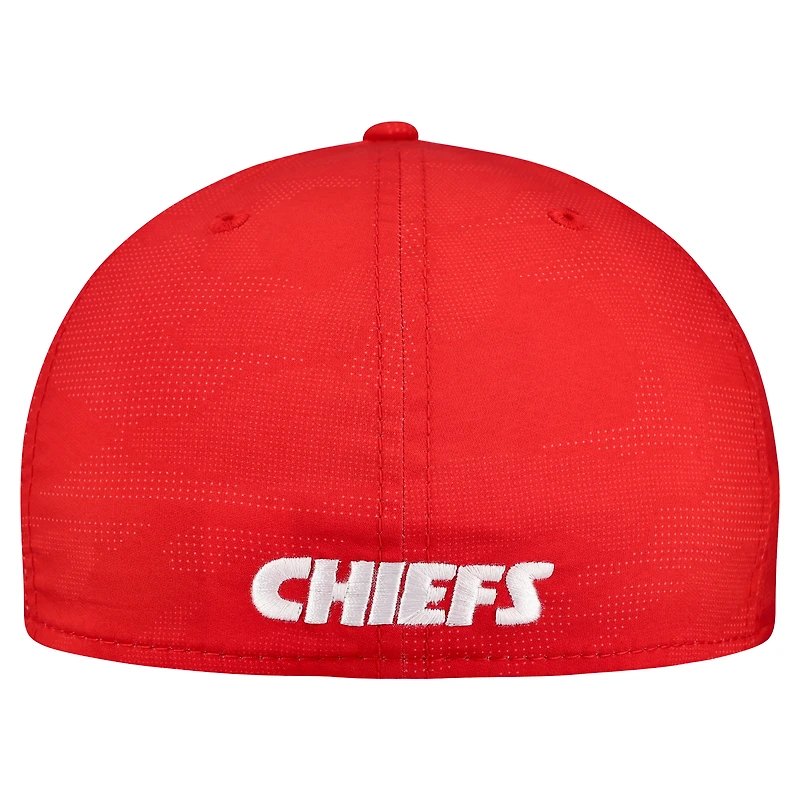 Casquette extensible New Era 39THIRTY rouge à motif camouflage ton sur des Chiefs de Kansas City pour homme