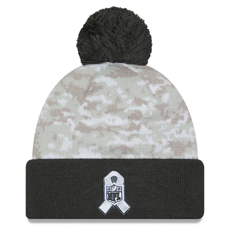 Bonnet en tricot à revers avec pompon et motif camouflage numérique Kansas City Chiefs 2024 Salute To Service New Era blanc/graphite pour homme