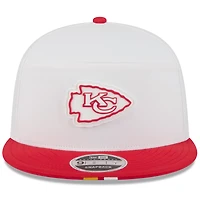 Casquette snapback 9FIFTY à panneaux divisés New Era pour homme, blanc/rouge, du camp d'entraînement NFL 2025 des Kansas City Chiefs