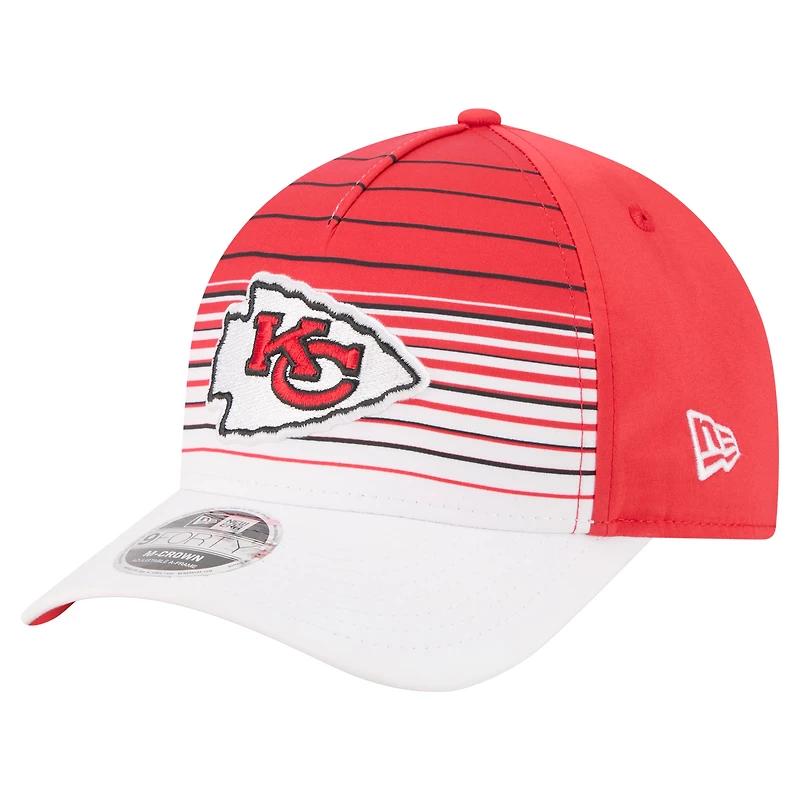Casquette ajustable New Era blanche/rouge pour homme, modèle Adventure Gradient 9FORTY M-Crown A-Frame des Kansas City Chiefs