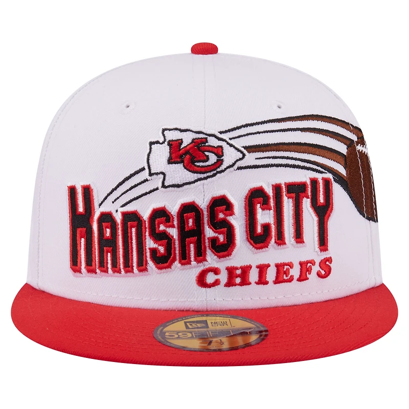 Casquette ajustée New Era 59FIFTY pour homme, blanche et rouge, Kansas City Chiefs, style rétro.