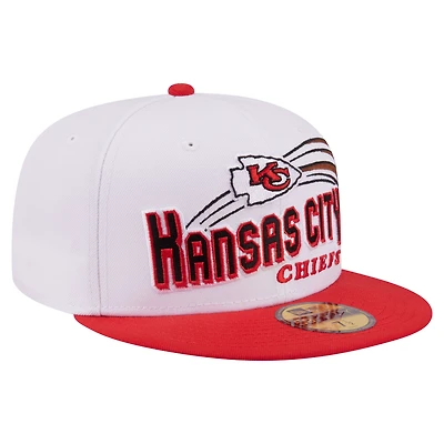 Casquette ajustée New Era 59FIFTY pour homme, blanche et rouge, Kansas City Chiefs, style rétro.
