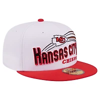 Casquette ajustée New Era 59FIFTY pour homme, blanche et rouge, Kansas City Chiefs, style rétro.