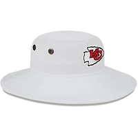 Bob Panama New Era blanc pour homme, camp d'entraînement NFL 2023 des Kansas City Chiefs