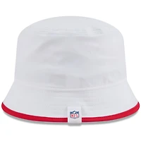 Bob New Era extensible blanche pour homme, camp d'entraînement NFL 2025 des Kansas City Chiefs