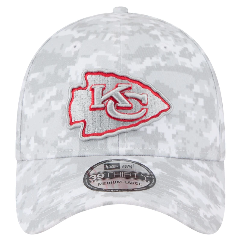 Casquette New Era blanche Kansas City Chiefs 2025 Salute to Service pour homme, pack fan 39THIRTY Flex