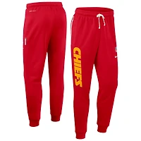 Pantalon Nike rouge Kansas City Chiefs 2025 Sideline Standard Issue Ground Game Dri-FIT Taper pour homme