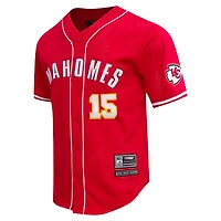 Maillot de baseball boutonné en maille Pro Standard Patrick Mahomes des Chiefs Kansas City rouge pour hommes