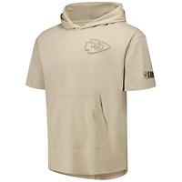 Sweat à capuche manches courtes pour homme Pro Standard Tan Kansas City Chiefs Neutrals Capsule