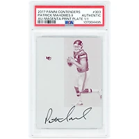 Carte de recrue autographiée de Patrick Mahomes (Kansas City Chiefs), série Panini Contenders 2017, plaque d'impression magenta n° 303, authentifiée PSA, numéro 1/1