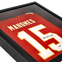 Maillot Nike rouge encadré autographié par Patrick Mahomes des Kansas City Chiefs, édition limitée, Shadowbox