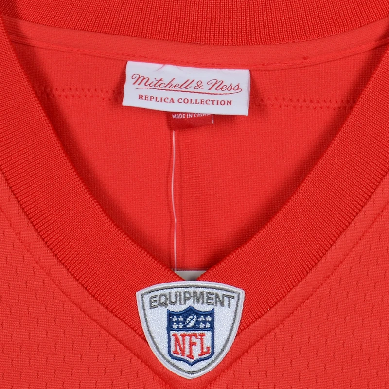 Maillot réplique rouge Mitchell & Ness autographié par Tony Gonzalez, joueur des Kansas City Chiefs, avec inscription « HOF 19 ».