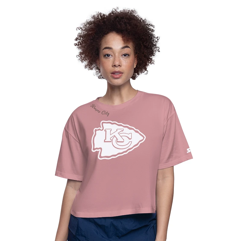 T-shirt court et boxy rose pour femme Kansas City Chiefs Play the Ball