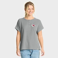 T-shirt Henley surdimensionné haut de gamme Fanatics Heather Grey des Kansas City Chiefs pour femmes